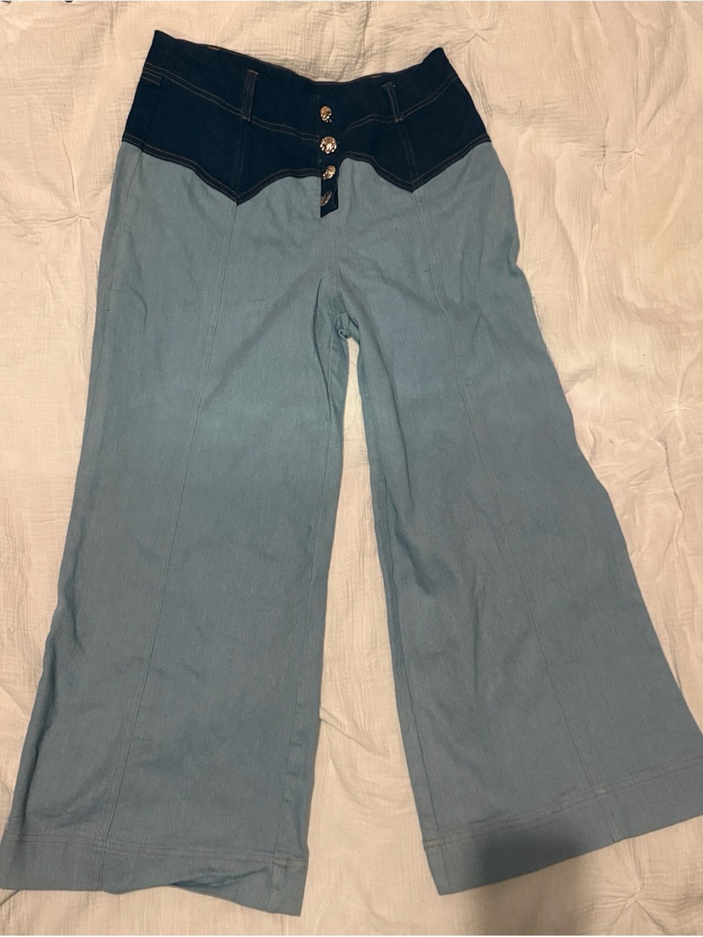 Light Blue Wide-Leg Jeans with Dark Navy Waistband